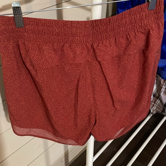 Athleta Mesh Racer Run shorts - Picture 2 of 3